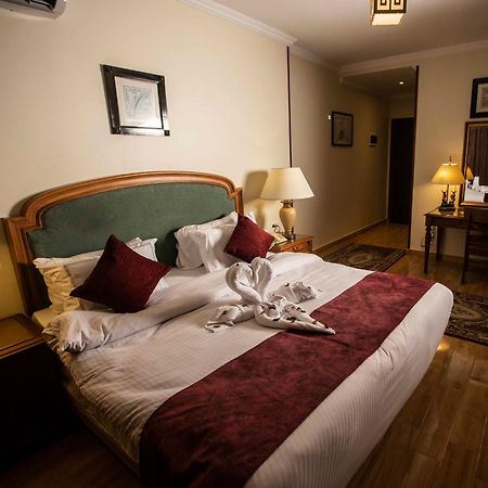 Pyramids Tower Inn Nazlet el-Sîsi Exterior foto