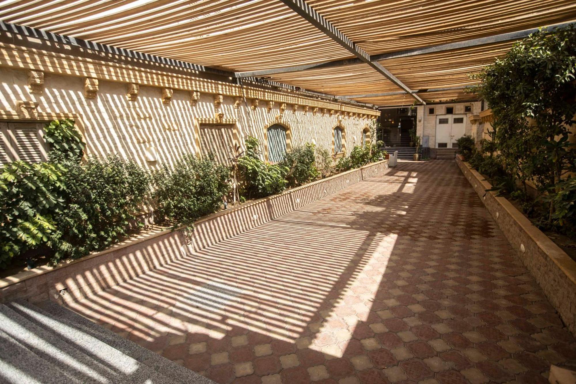 Pyramids Tower Inn Nazlet el-Sîsi Exterior foto