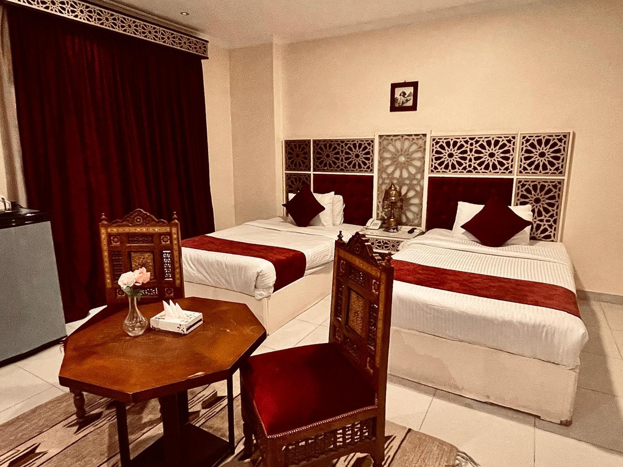 Pyramids Tower Inn Nazlet el-Sîsi Exterior foto