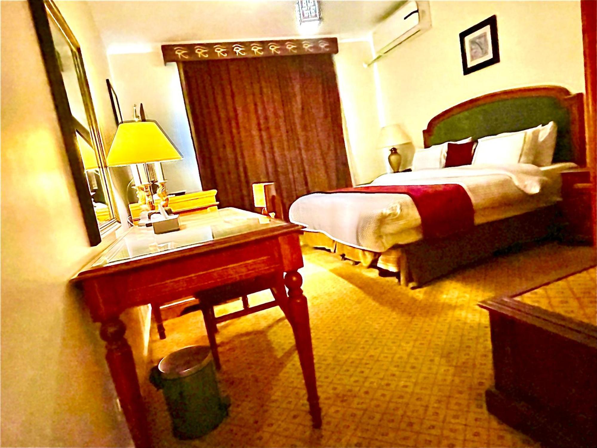 Pyramids Tower Inn Nazlet el-Sîsi Exterior foto