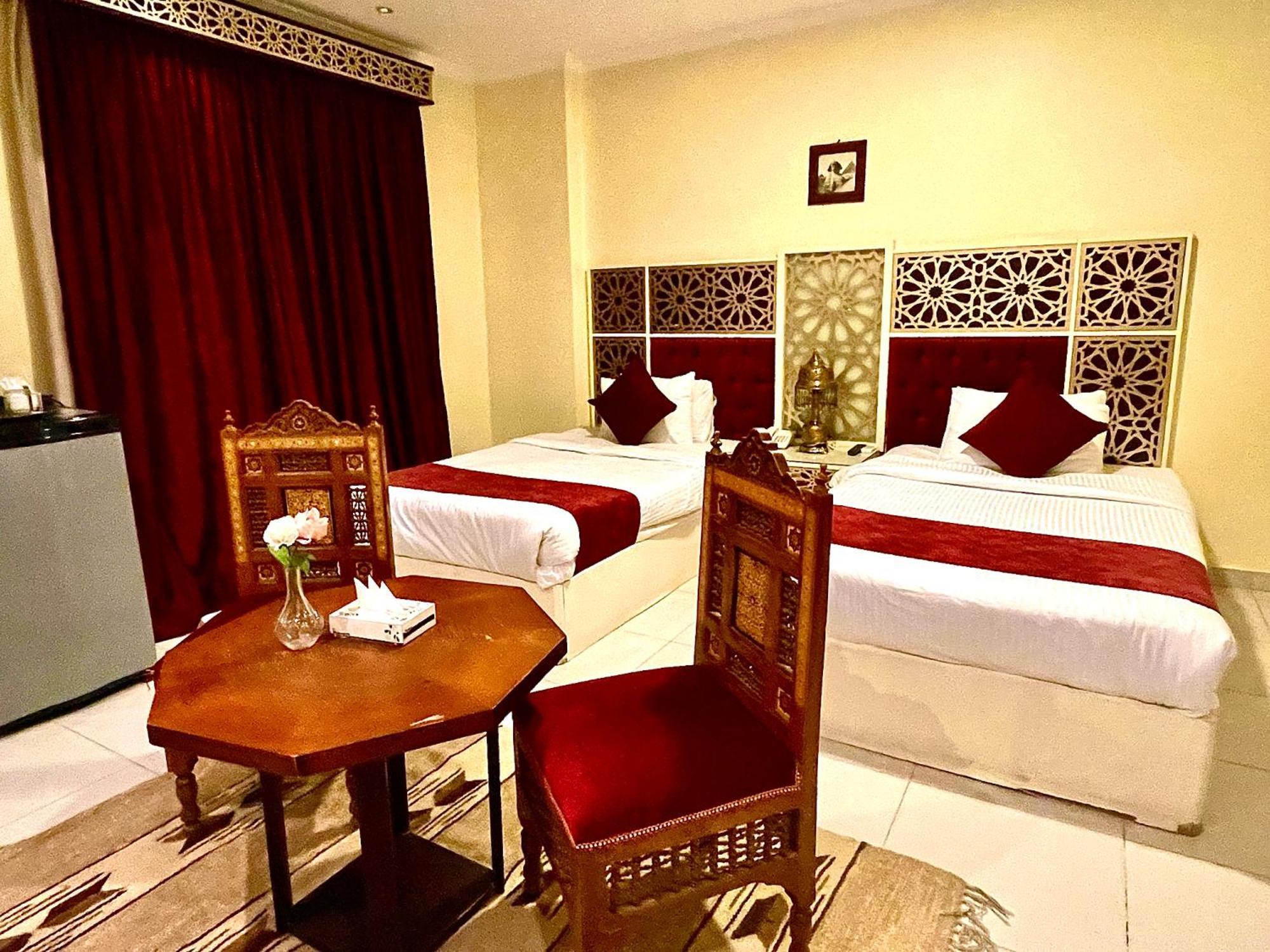 Pyramids Tower Inn Nazlet el-Sîsi Exterior foto