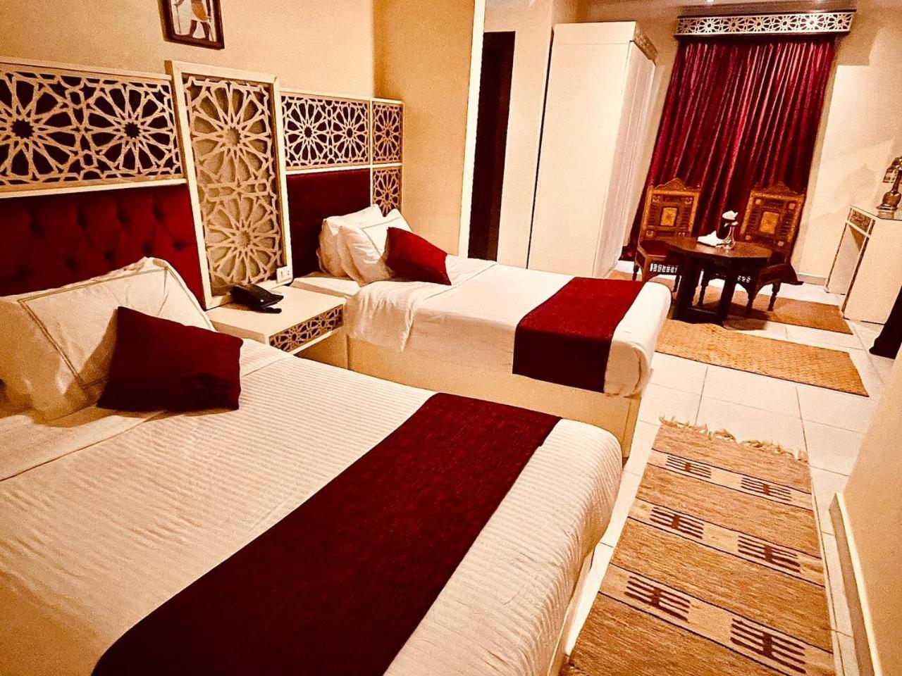 Pyramids Tower Inn Nazlet el-Sîsi Exterior foto