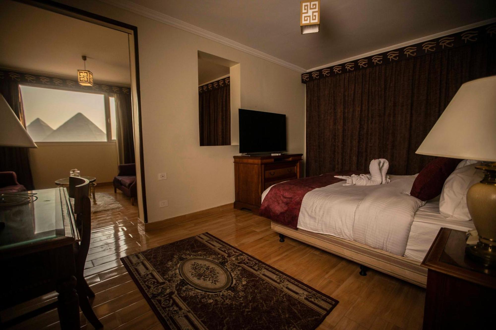 Pyramids Tower Inn Nazlet el-Sîsi Exterior foto