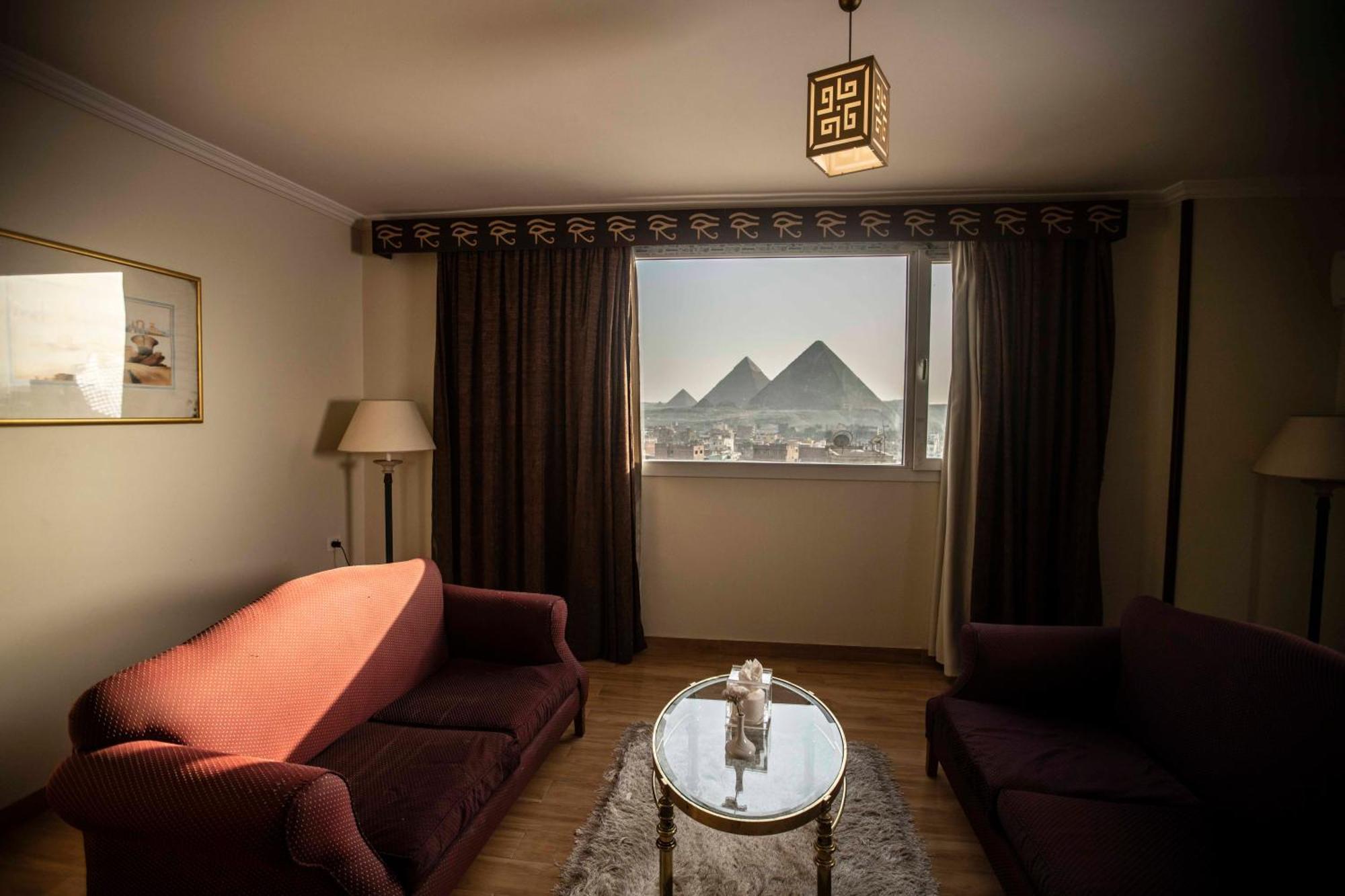 Pyramids Tower Inn Nazlet el-Sîsi Exterior foto
